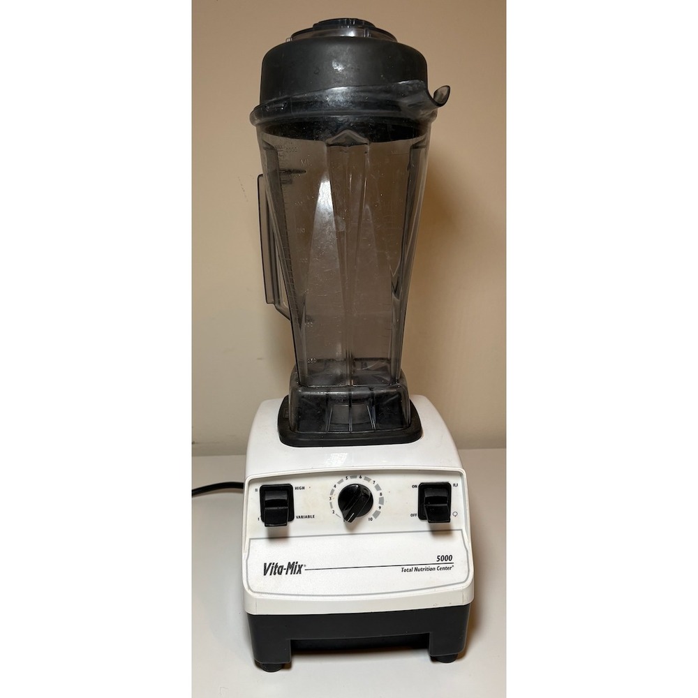 Vita-Mix 5000 Total Nutrition Center Blender Model VM0103 Made In USA